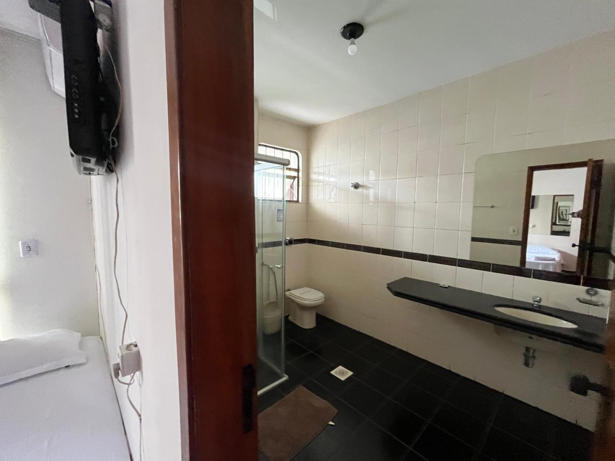 Casa Quintal Bueno! 5 Quartos Com Ar Split E Internet Ultra! Perto Do Melhor De Goiania! Marista Parques Areiao E Vaca Brava Hospital Premium Mater Dei Blue Fit Perdomo Goiania Shopping! Extérieur photo