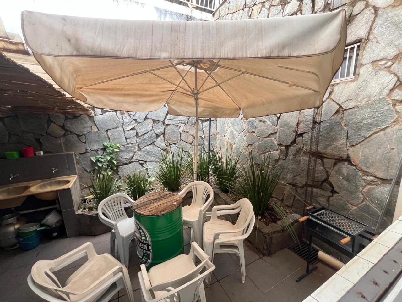 Casa Quintal Bueno! 5 Quartos Com Ar Split E Internet Ultra! Perto Do Melhor De Goiania! Marista Parques Areiao E Vaca Brava Hospital Premium Mater Dei Blue Fit Perdomo Goiania Shopping! Extérieur photo