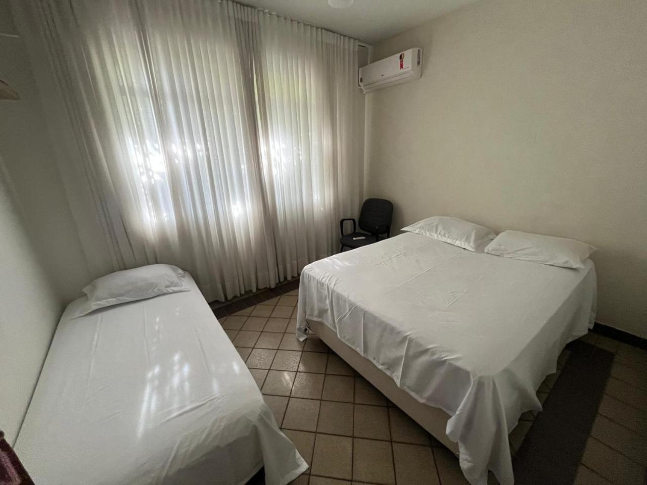 Casa Quintal Bueno! 5 Quartos Com Ar Split E Internet Ultra! Perto Do Melhor De Goiania! Marista Parques Areiao E Vaca Brava Hospital Premium Mater Dei Blue Fit Perdomo Goiania Shopping! Extérieur photo